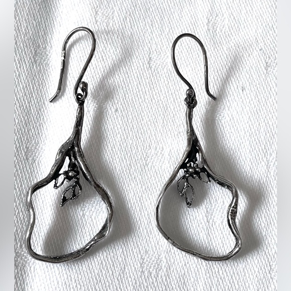 Vintage Silver Toned European Dangly Earrings with Leafy Motif - Picture 1 of 4